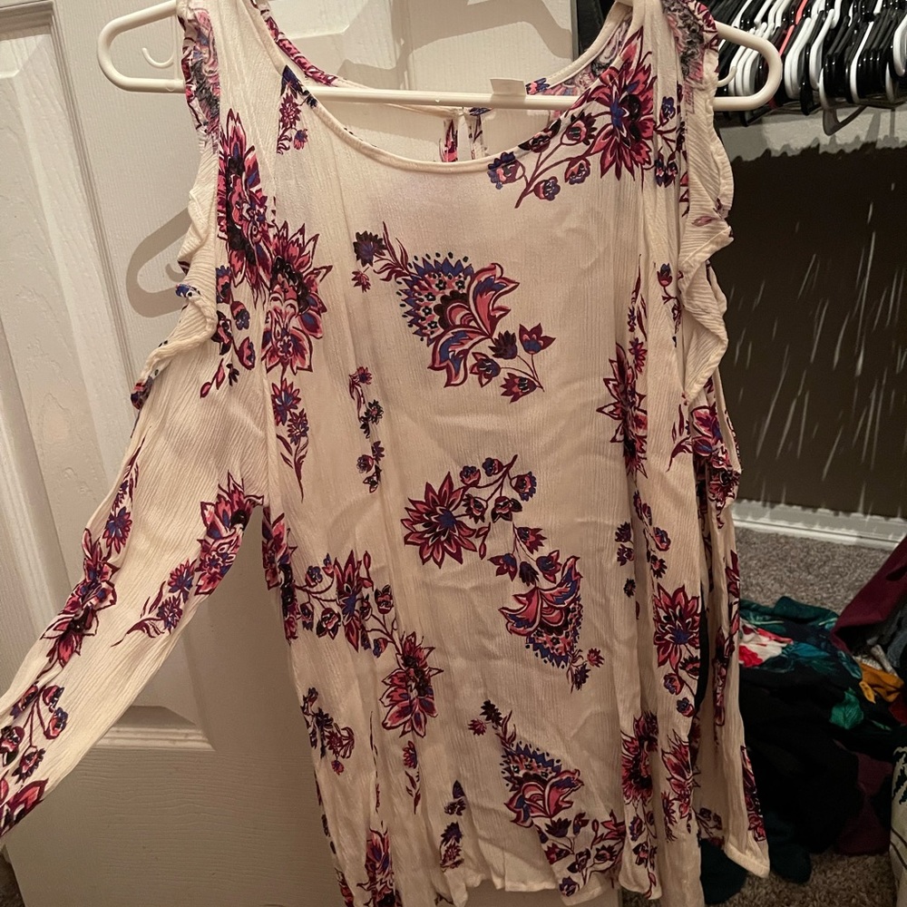 Old navy floral cold shoulder top blouse